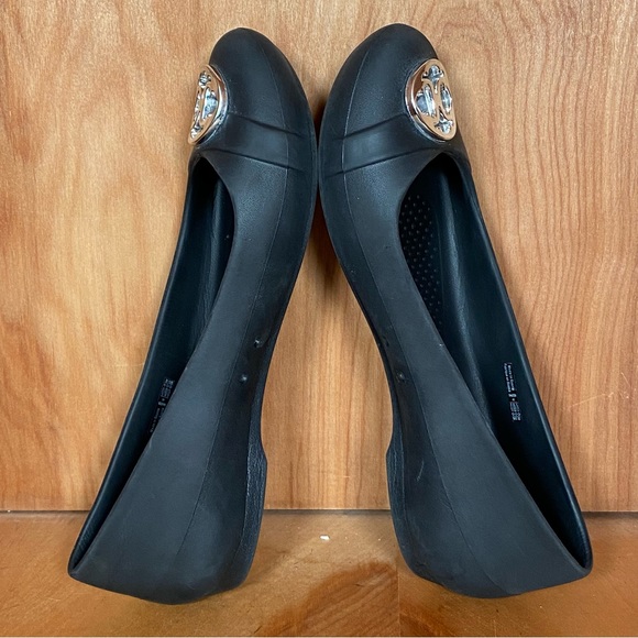 Womens 6 Crocs Gianna Silver Disc Flats Black SEF1218 - Picture 6 of 8